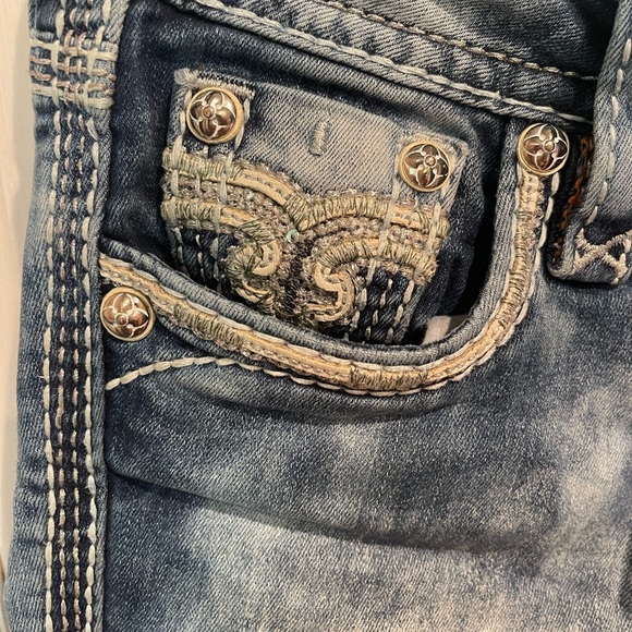 Rock Revival Women’s 25 Blue Skinny Jeans Distressed Acid-Wash Capris - Picture 3 of 9